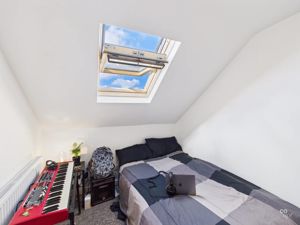 BEDROOM - click for photo gallery